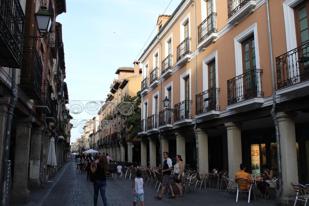 Hotel Cuatro Canos Alcala de Henares Exterior photo